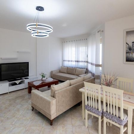 Spacious 2 Bedroom Apartment In Durres Beach Exterior photo