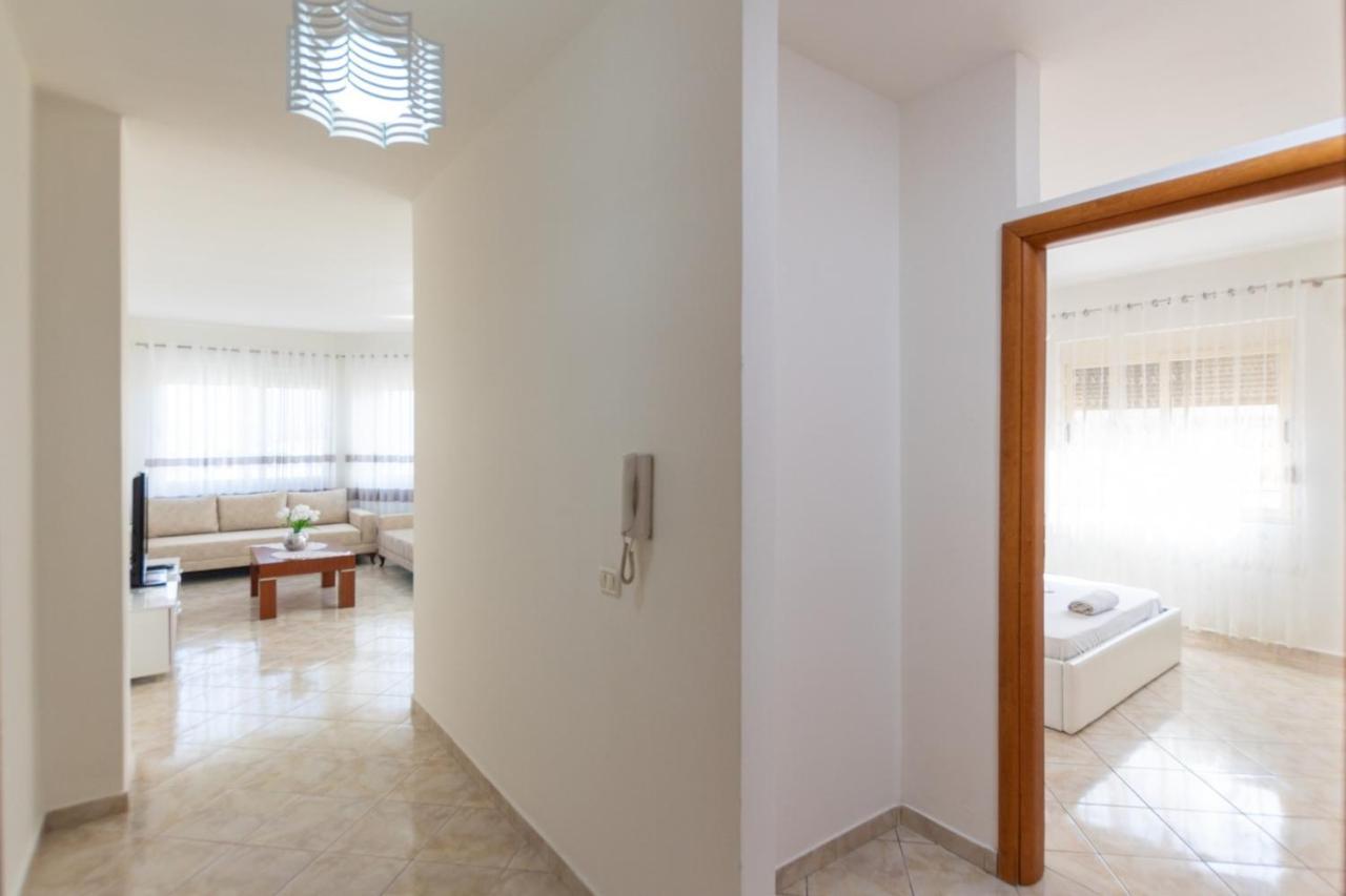 Spacious 2 Bedroom Apartment In Durres Beach Exterior photo